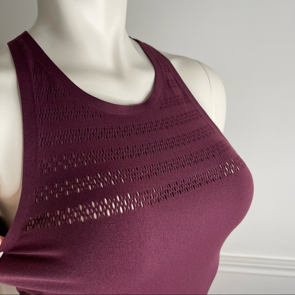 lululemon Reveal Tank (Stripes) - DKAB - Picture 7 of 10